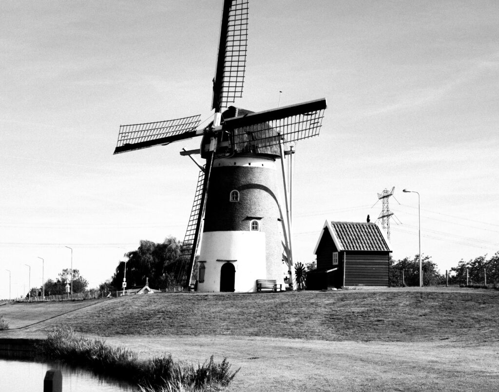 Frietkar huren in de Hoeksche Waard zwart wit